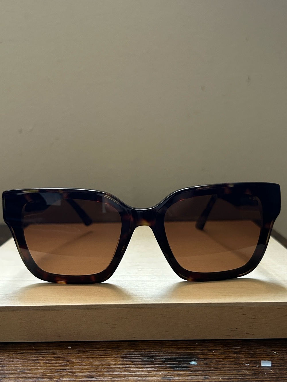 Quay Australia ‘Drive In’ Sunglasses with Brown Lenses - Picture 3 of 7